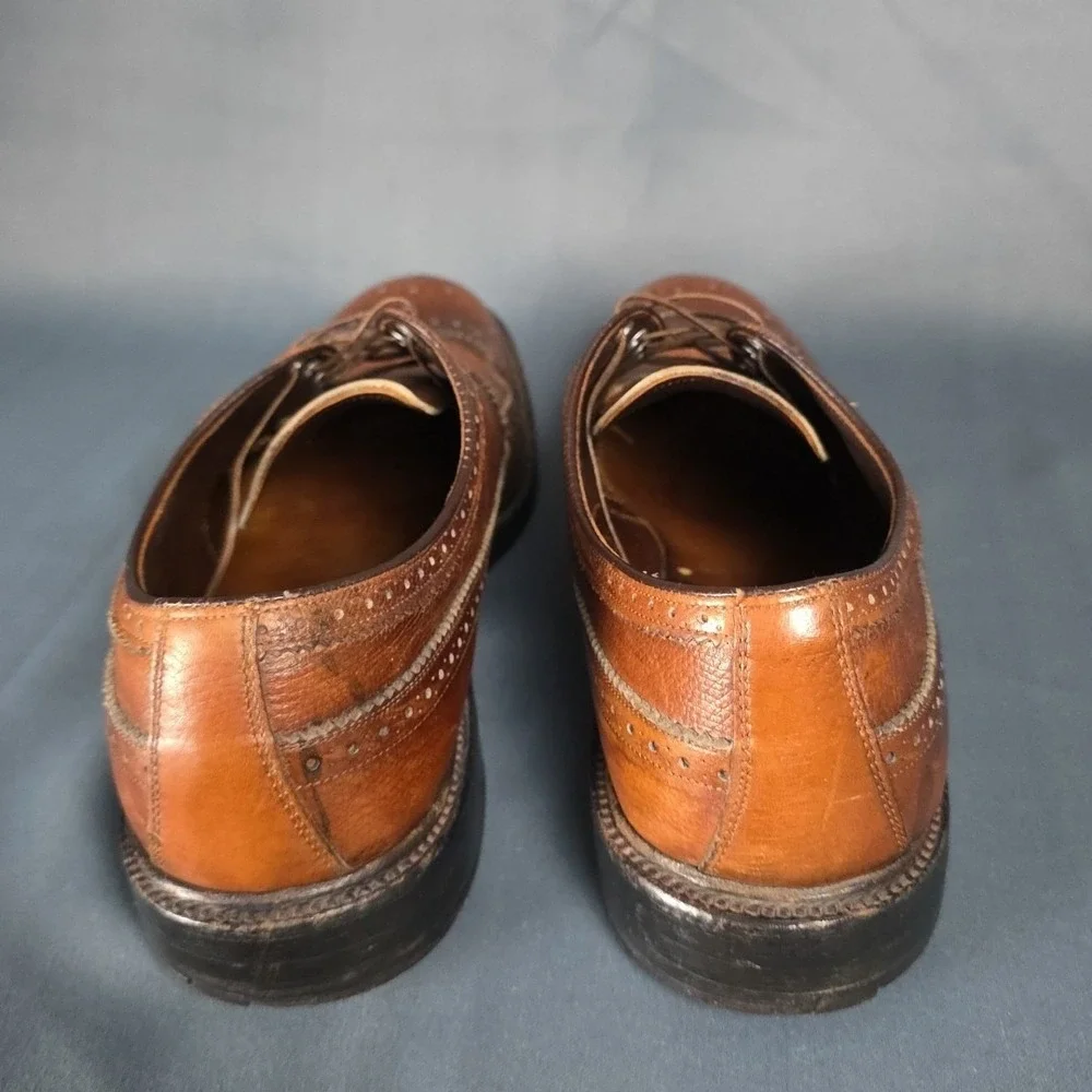 Vintage Hanover wingtips shoes V Cleat Mens 11B / RR Brown Wingtip Leather